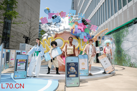 （图说：灵光闪应用“新新创作者派对”在杭州天目里）