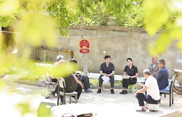 河南安阳：上门调解赡养纠纷