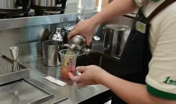 1点点再回应用过期食材: 确系个别门店管理缺失, 正配合调查